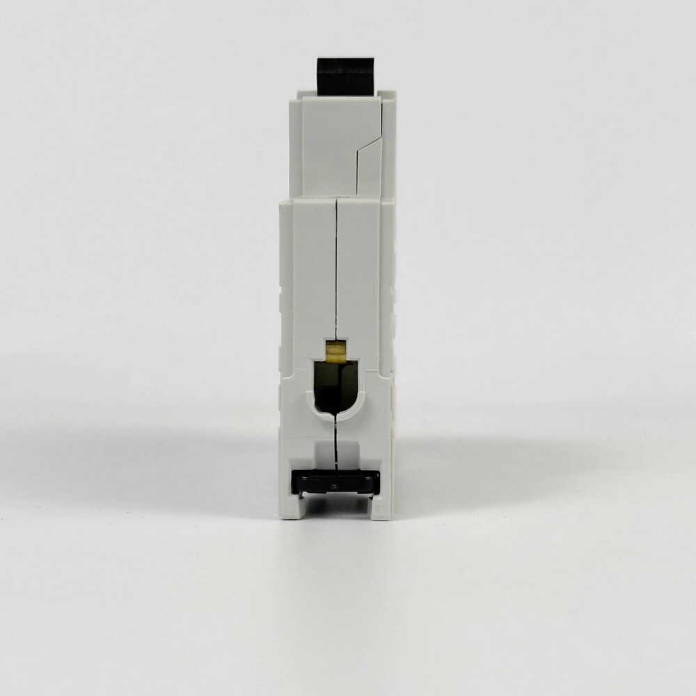 Автоматичний вимикач ABB basic M 1P C20 ( 2CDS641041R0204 )